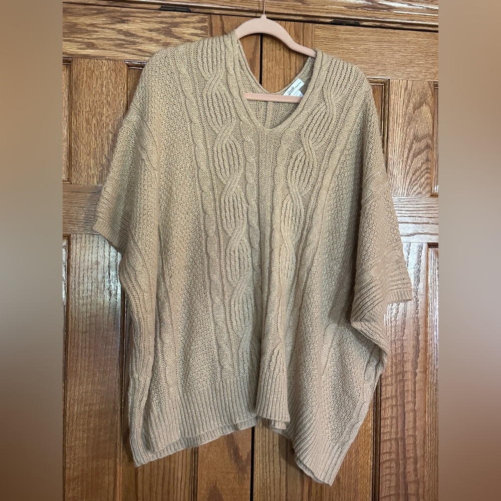 Jaclyn Smith Beige Cable Knit Poncho